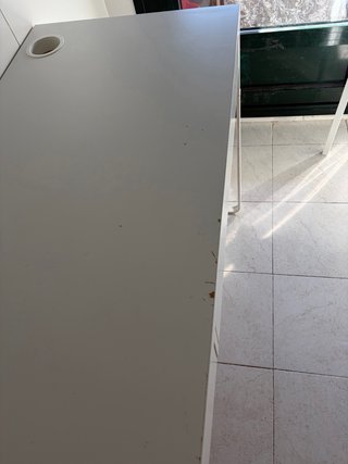 Escritorio moderno gris y blanco