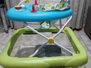 Andador bebé plegable con extra seguretat