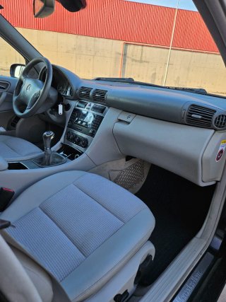 Mercedes-Benz Clase C 2006