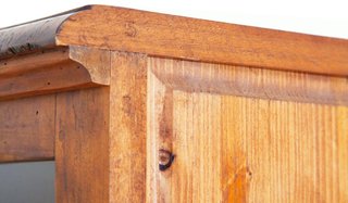Vetrina Country in legno massello di tiglio finitu
