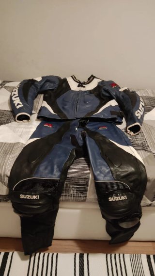 Traje de cuero Suzuki azul y negro