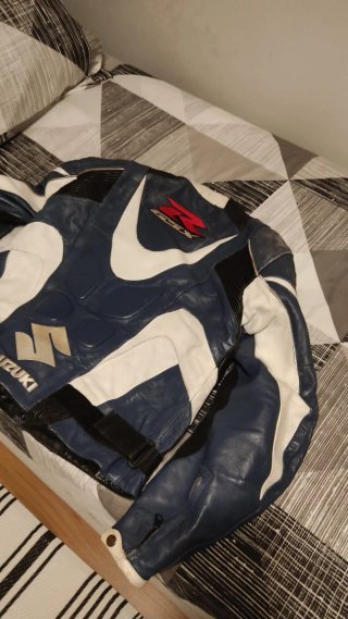 Traje de cuero Suzuki azul y negro