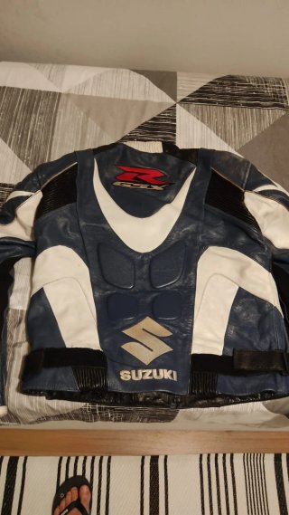 Traje de cuero Suzuki azul y negro