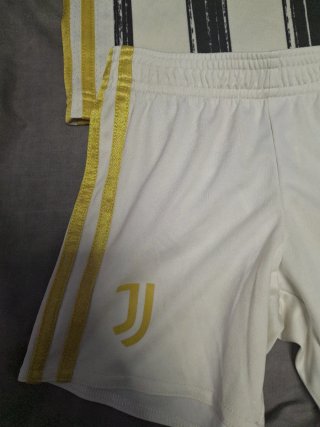 Equipación Juventus Infantil 3-4 años