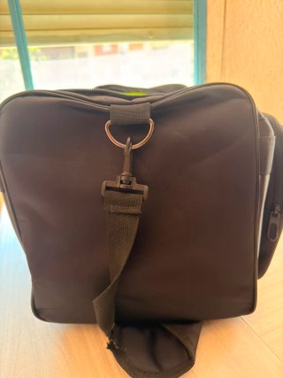 Maletín deportivo SNKR BAG negro