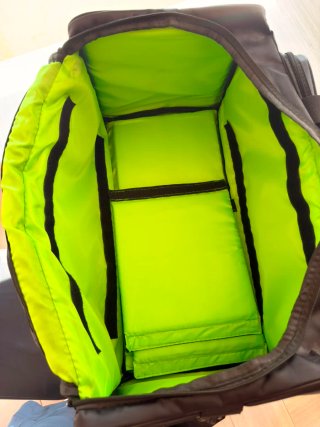 Maletín deportivo SNKR BAG negro