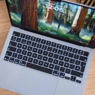 MacBook Air M4 (13 Ciclos Batería)