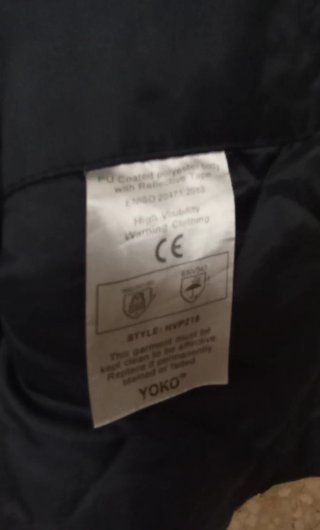 Chaqueta de trabajo reflectante DYKA marca YOKO.