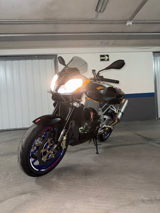 Aprilia Tuono RSV 1000 R