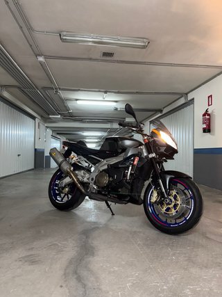 Aprilia Tuono RSV 1000 R