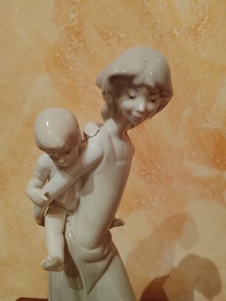 Lladro TANG Madre, Hijo y Perro. Ref 33.