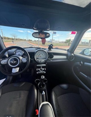 MINI Coupé 2011 con golpe lateral y frontal
