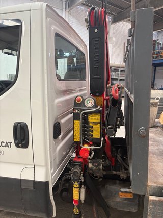 Camión Grúa Iveco 3500kg Volquete Fassi