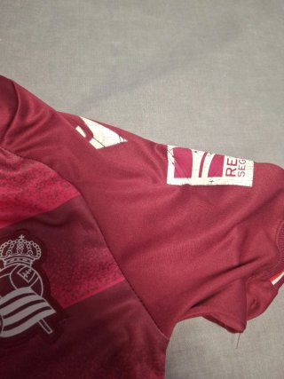 Equipacion Real sociedad replica niño 6 -7 años.