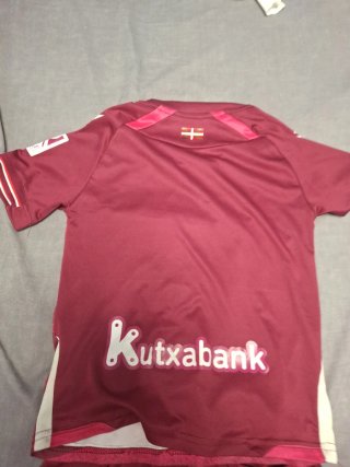 Equipacion Real sociedad replica niño 6 -7 años.