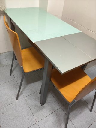 Mesa de cocina cristal y metal