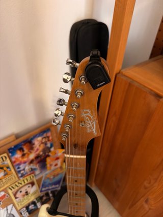 Guitarra Eléctrica Blanca + Funda y Amplificador
