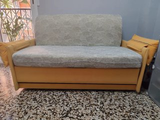 Sofá Cama Amarillo anaranjado muy bonito
