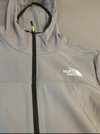 Chaqueta The North Face Gris