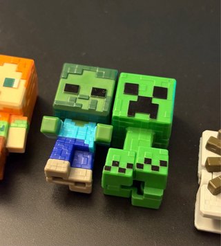 Figuras Kinder Joy Minecraft (Venta o intercambio)