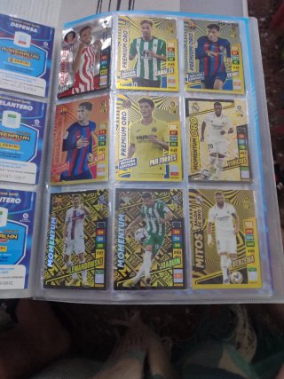 Album Adrenalyn 22-23 Casi Completo