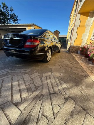 Mercedes-Benz C200 2011