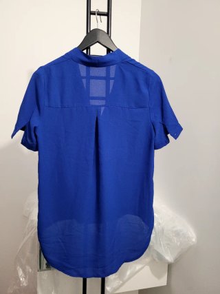 Blusa azul cruzada Hush