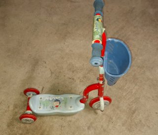 Patinete infantil 3 ruedas con cesta