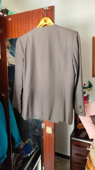 Conjunto traje chaqueta y falda marrón