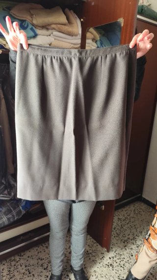 Conjunto traje chaqueta y falda marrón