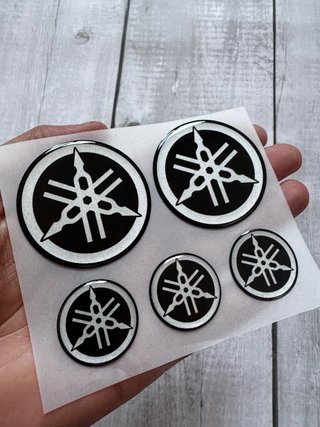 5 EMBLEMAS PEGATINA YAMAHA LOGO NMAX TMAX R1 R6 MT