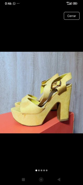 Sandalias de tacón amarillas talla 38