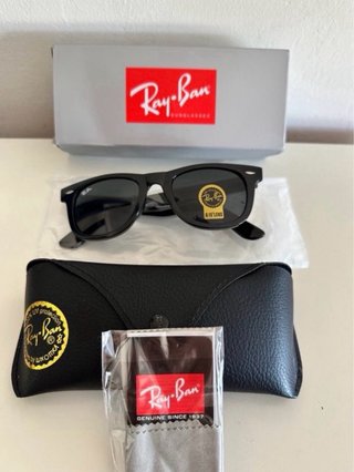 Gafas de sol negras nuevas