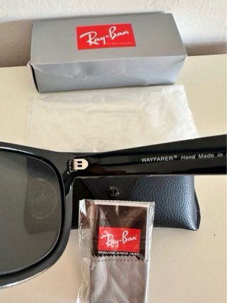 Gafas de sol negras nuevas
