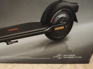 Ninebot KickScooter F2 nuevo en su caja