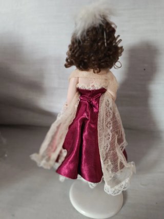 Muñeca de porcelana vintage