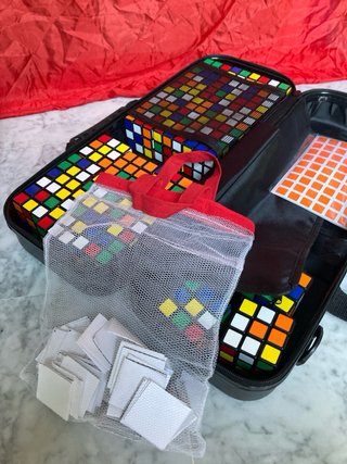 Rubik wall di Bond Lee