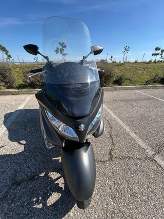 Suzuki Burgman maxiscooter 125cc 2014 Negra