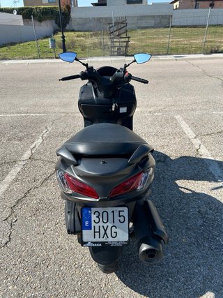 Suzuki Burgman maxiscooter 125cc 2014 Negra