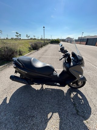 Suzuki Burgman maxiscooter 125cc 2014 Negra
