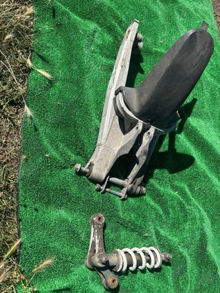 Basculante y amortiguador RS 50