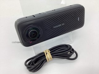 camara ultracompacta insta360 x4