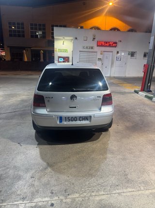 Volkswagen Golf 2003