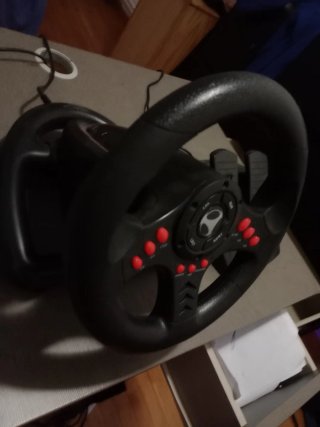Volante y pedales gaming