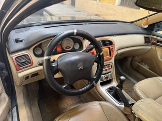 Peugeot 607
