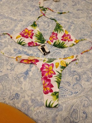 2  conjuntos de Bikinis Tanga Estampado Tropical