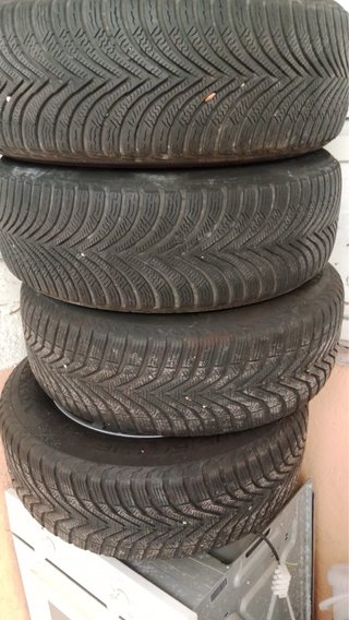 Llantas Audi 16” con neumáticos Michelin