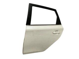 Puerta tra izq Toyota Auris 2012-2018