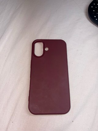Funda iPhone 16 Burdeos