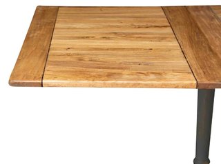 Tavolo allungabile in legno massello di tiglio con